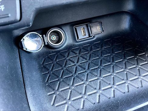 Used 2021 Toyota RAV4 XLE FWD image 34