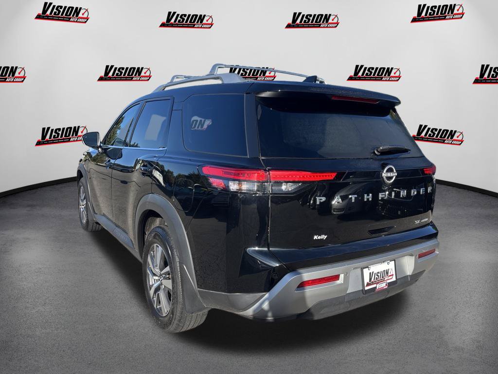 Used 2024 Nissan Pathfinder SL AWD/4WD image 3