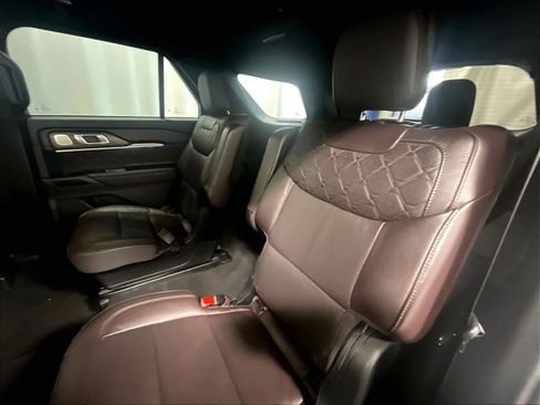 Used 2025 Ford Explorer Platinum w/ LUX Leather Package image 15