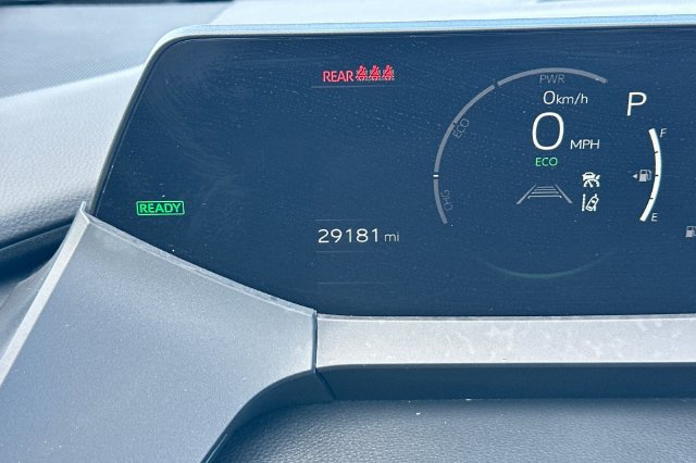 Certified 2025 Toyota Prius LE FWD image 30