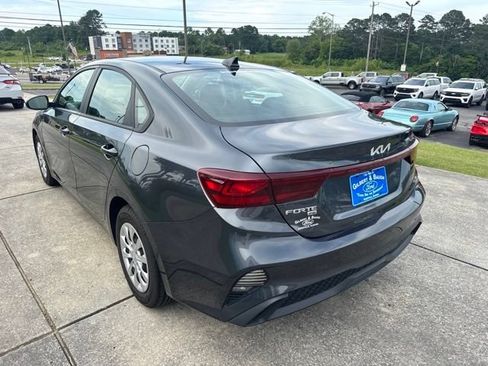 Used 2023 Kia Forte LX FWD image 5
