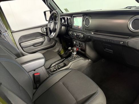 Used 2023 Jeep Wrangler Unlimited Rubicon 4xe w/ Cold Weather Group AWD/4WD image 14