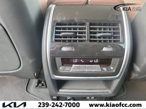 Used 2026 BMW X7 xDrive40i AWD/4WD image 15