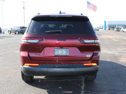 Used 2023 Jeep Grand Cherokee L Laredo image 8
