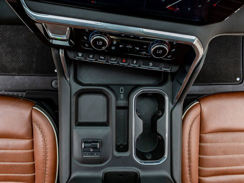 Used 2024 GMC Sierra 2500 Denali Ultimate image 27