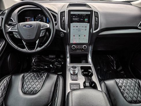 Used 2024 Ford Edge Titanium image 32