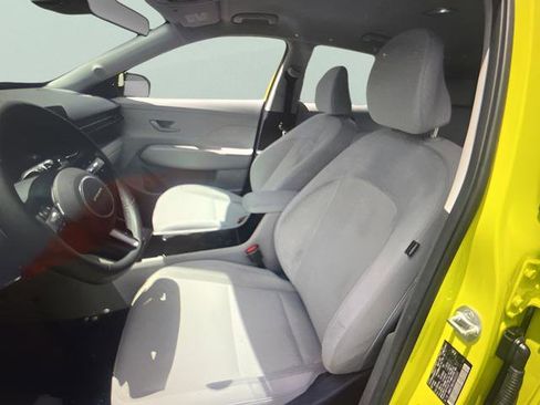 Used 2024 Hyundai Kona SEL w/ Convenience Package FWD image 5