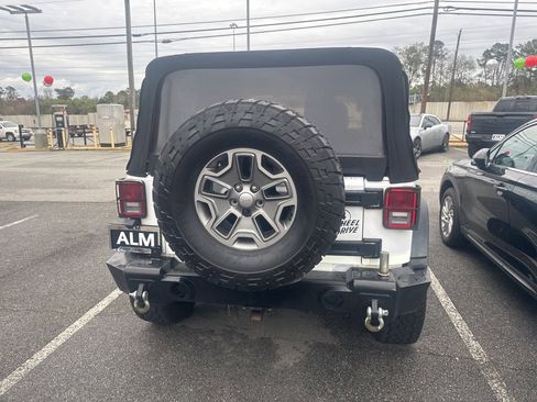 Used 2015 Jeep Wrangler Sport image 7