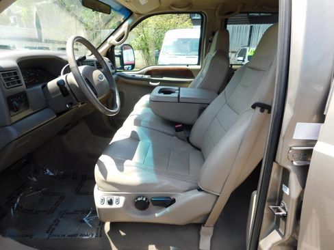 Used 2002 Ford F350 Lariat image 6