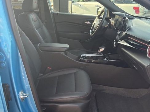 Used 2025 Chevrolet Trax RS image 23