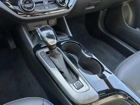 Used 2025 Buick Envista Sport Touring w/ Experience Buick Package FWD image 25