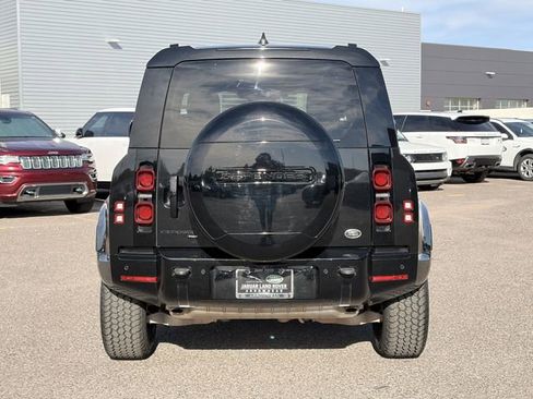 Used 2022 Land Rover Defender 90 X-Dynamic S image 28