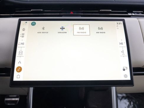 Used 2025 Land Rover Range Rover SE image 31