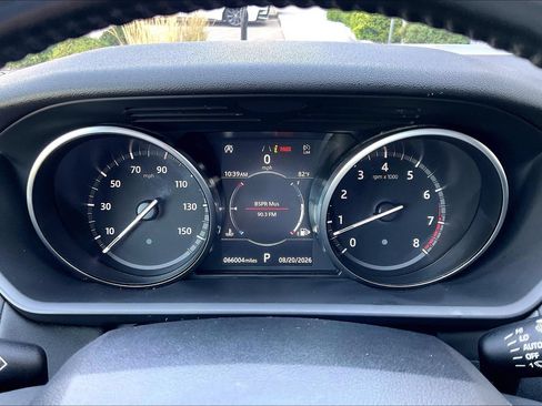 Used 2020 Land Rover Discovery SE AWD/4WD image 12