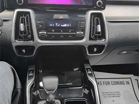 Used 2023 Kia Sorento SX image 10
