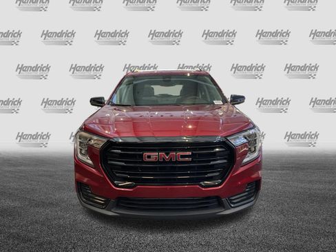 Used 2024 GMC Terrain SLE w/ Driver Convenience Package FWD image 3
