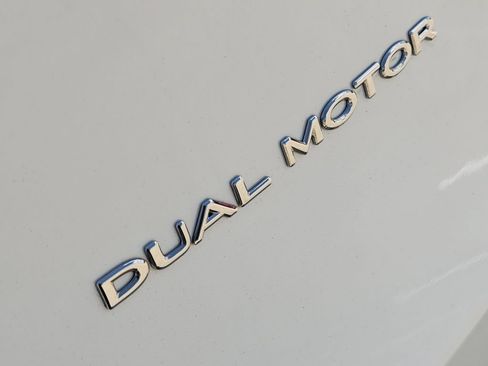 Used 2023 Tesla Model Y Long Range AWD/4WD image 12