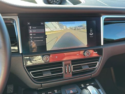 Used 2024 Porsche Macan Turbo image 19