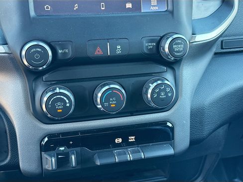 Used 2024 RAM 2500 Big Horn image 31