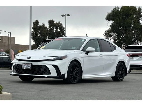Used 2025 Toyota Camry SE w/ Multimedia Upgrade Package FWD image 8