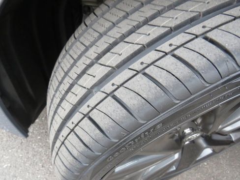 Used 2020 Toyota Corolla SE image 32