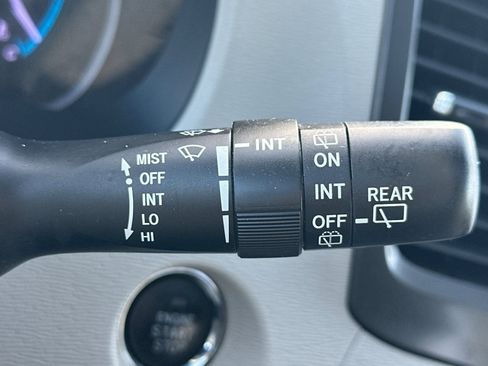 Used 2013 Toyota Sienna XLE image 40