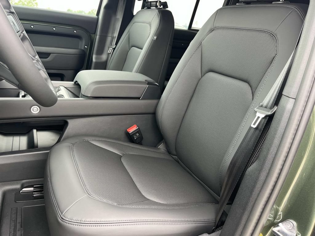 New 2026 Land Rover Defender 110 S AWD/4WD image 12