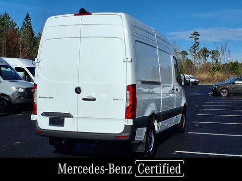 Used 2025 Mercedes-Benz Sprinter 2500 image 4