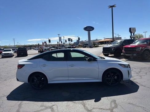 Used 2024 Nissan Sentra SR FWD image 4