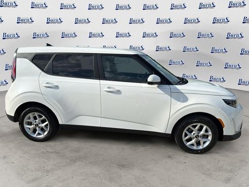 Used 2024 Kia Soul LX w/ Option Group 015 FWD image 8