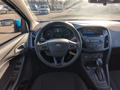 Used 2017 Ford Focus SE image 16