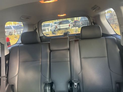 Used 2019 Lexus GX 460 image 5