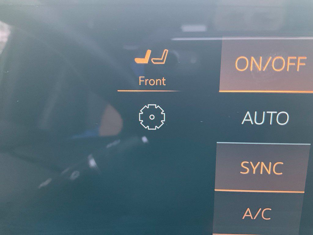 Used 2025 Cadillac XT4 Premium Luxury FWD image 26