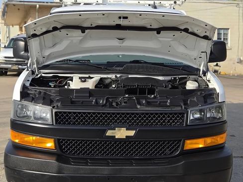 Used 2021 Chevrolet Express 2500 w/ Driver Convenience Package RWD image 4