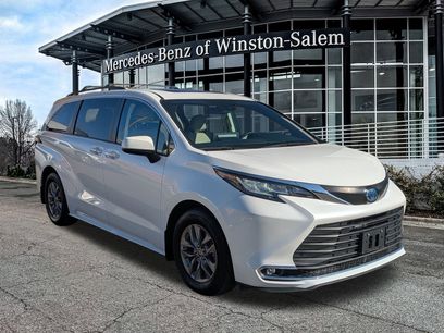 Used 2022 Toyota Sienna XLE