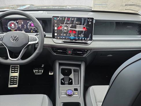 New 2026 Volkswagen Tiguan SE R-Line image 15