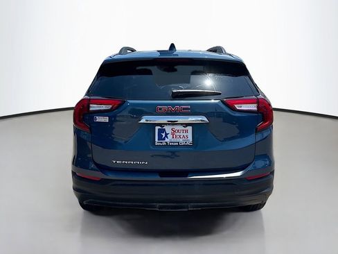 Used 2024 GMC Terrain SLE w/ Driver Convenience Package FWD image 6