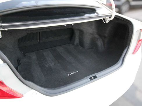 Used 2013 Toyota Camry SE image 28