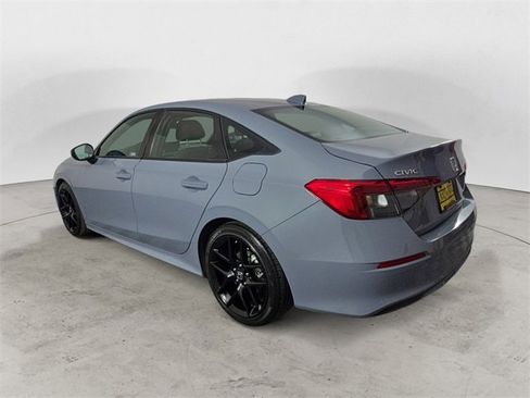 Used 2023 Honda Civic Sport image 3