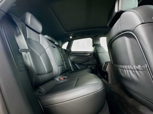 Certified 2026 Porsche Macan AWD/4WD image 28