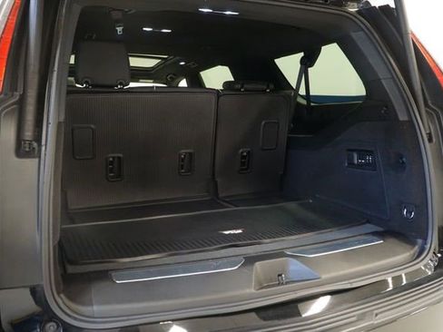 Certified 2022 Cadillac Escalade ESV Sport AWD/4WD image 9