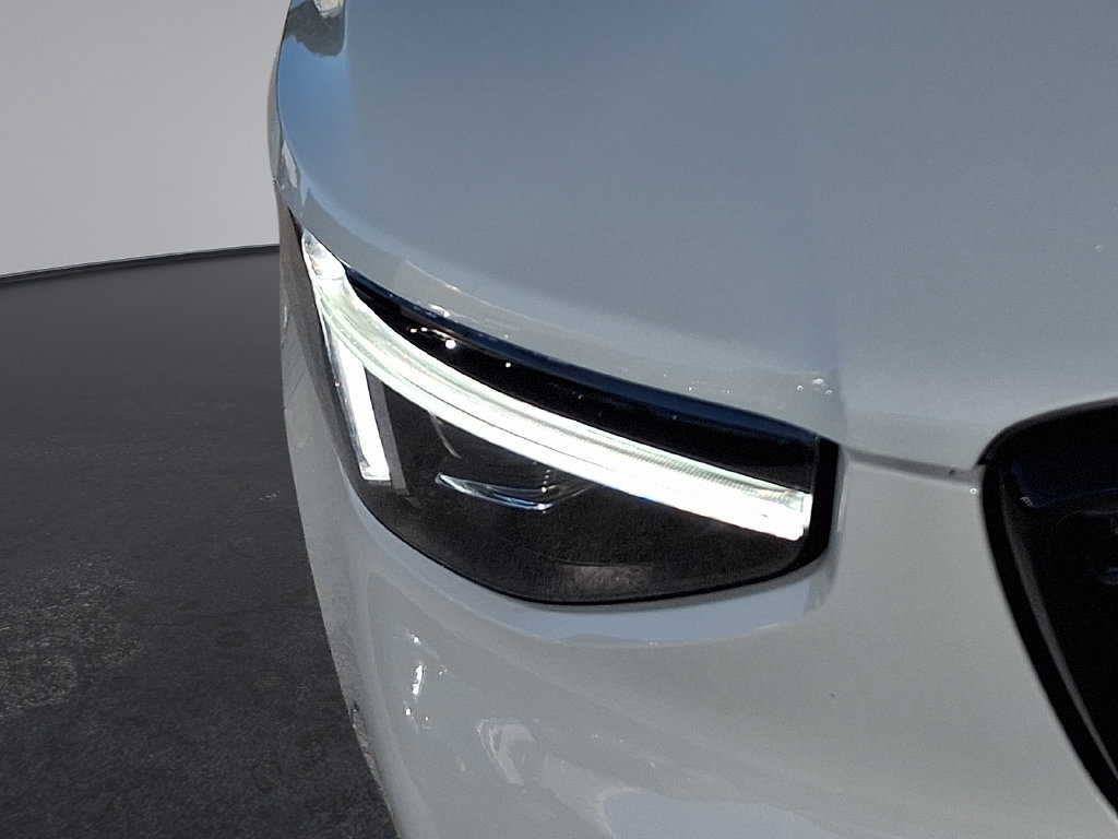 Certified 2026 Volvo XC40 B5 Plus AWD/4WD image 34
