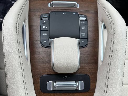 Used 2022 Mercedes-Benz GLS 450 4MATIC image 19