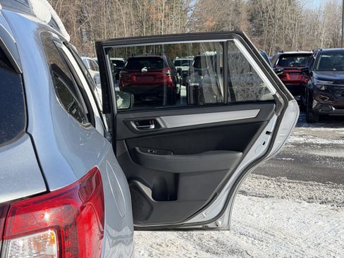 Used 2017 Subaru Outback 2.5i Premium image 31