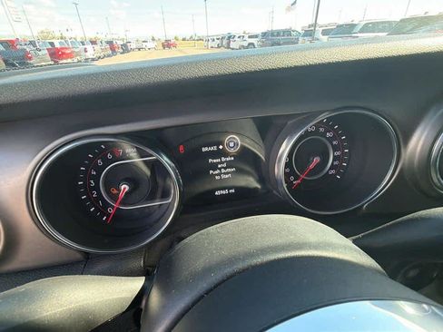 Used 2020 Jeep Gladiator Rubicon AWD/4WD image 14