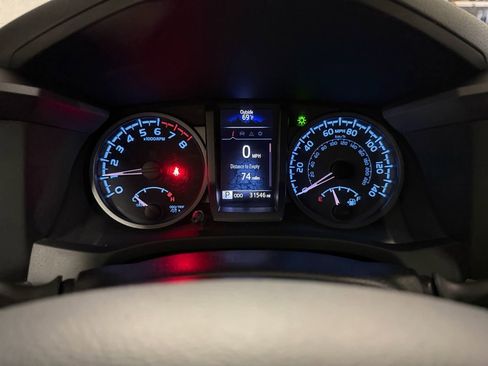 Used 2022 Toyota Tacoma TRD Off-Road w/ Black Out Package (TMS) image 6