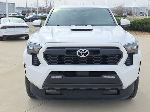 Used 2024 Toyota Tacoma TRD Sport image 9