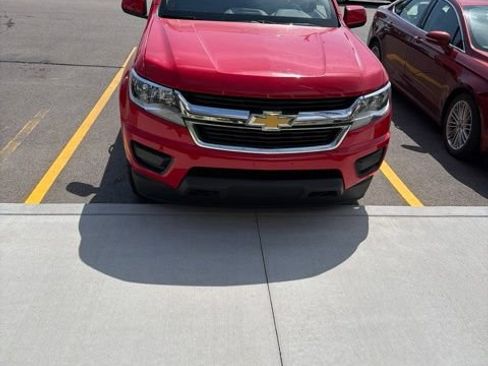Used 2019 Chevrolet Colorado W/T w/ WT Convenience Package AWD/4WD image 2