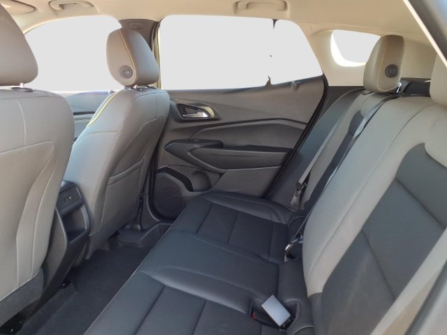 Used 2026 Chevrolet Trax ACTIV w/ Sunroof Package FWD image 17
