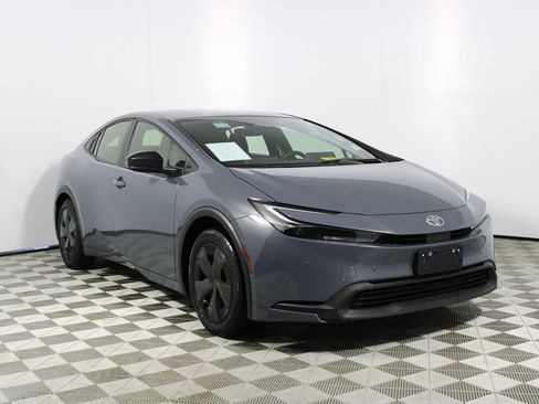 Used 2024 Toyota Prius LE image 24